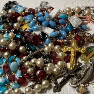 Lot of 6 Rosaries, pendants and bracelets